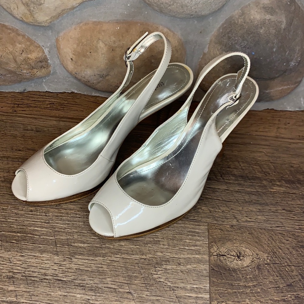 Patent leather high heels